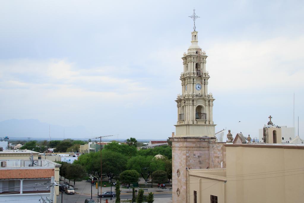 Готель Guidi Linares Екстер'єр фото